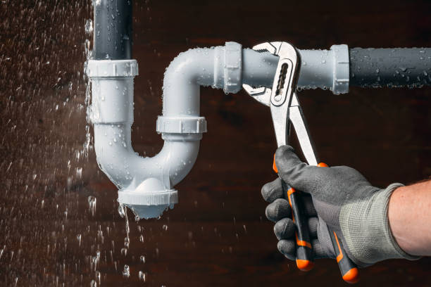 Professional Plumbing technician working in North Carrollton, MS